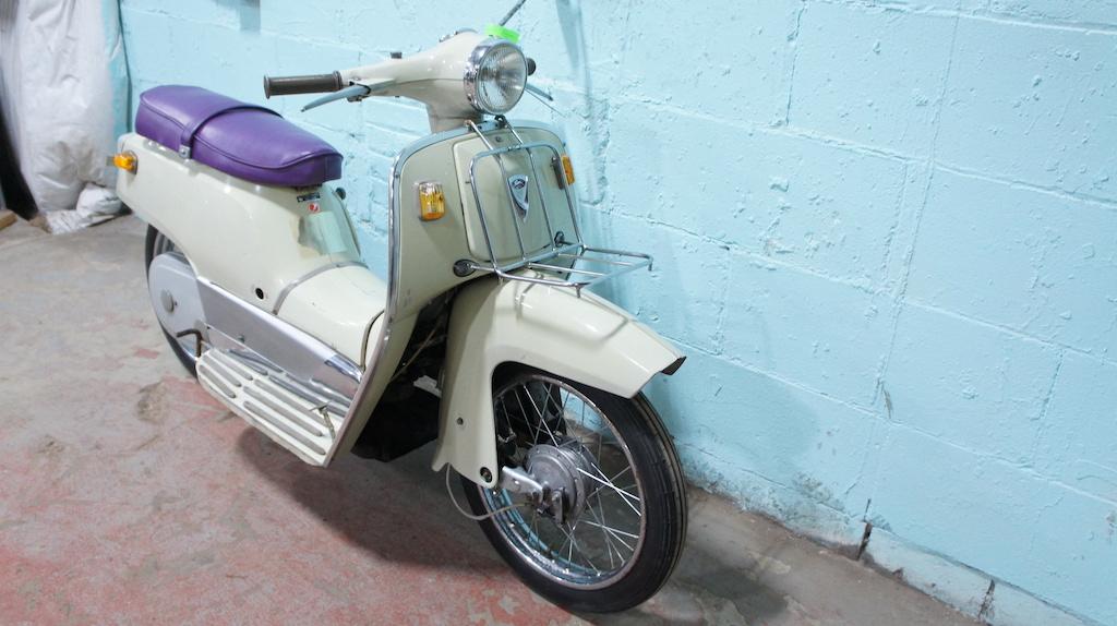 1965 FUJI RABBIT 90  Scooter