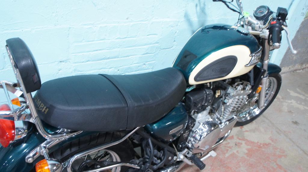 2003 TRIUMPH THUNDERBIRD Motorcycle