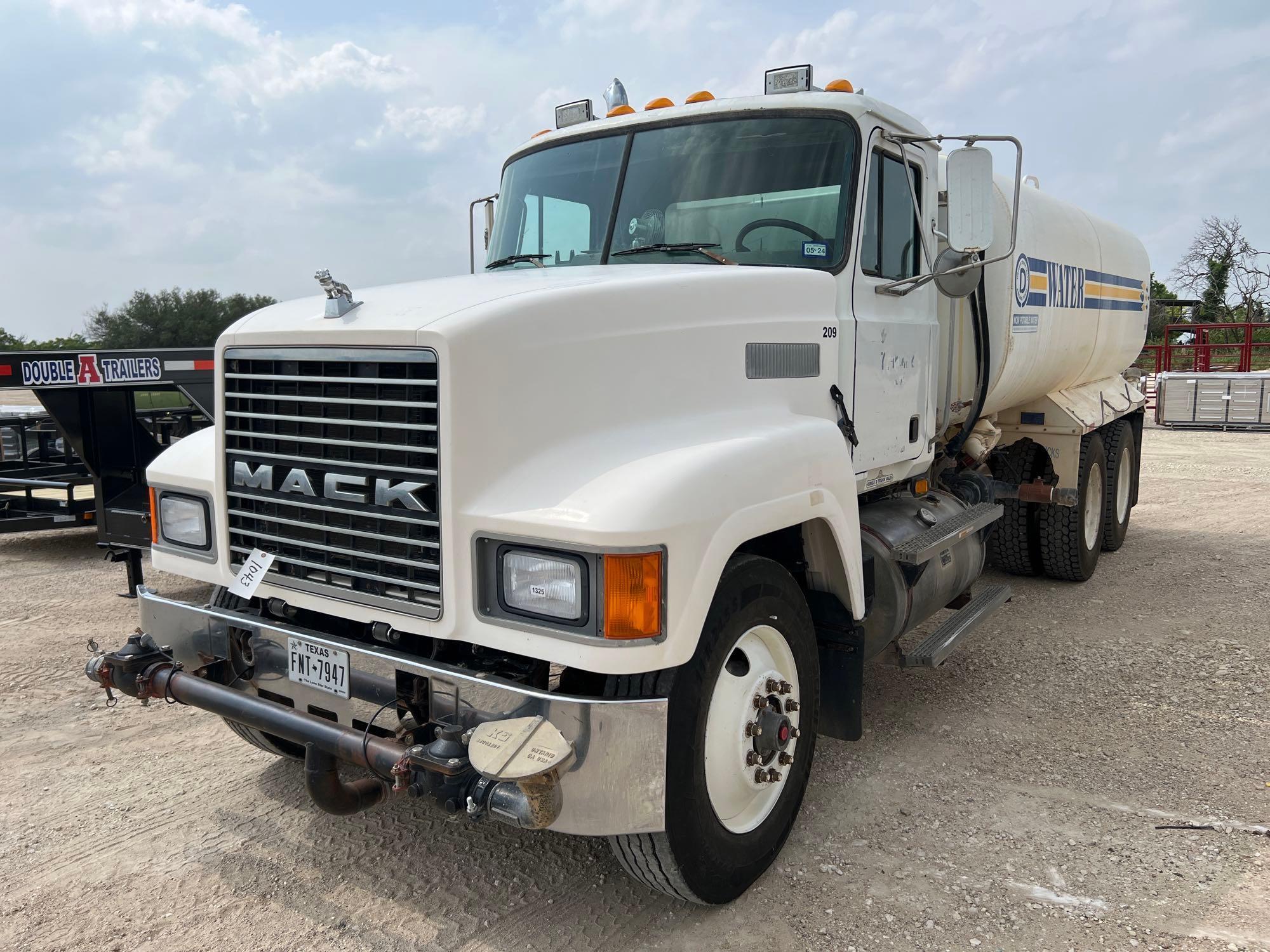 1998 Mack CH613 Water Truck with E7-350 Mack Engine 10 Speed, Twin Screw, Air Controls, 4000 Gallon