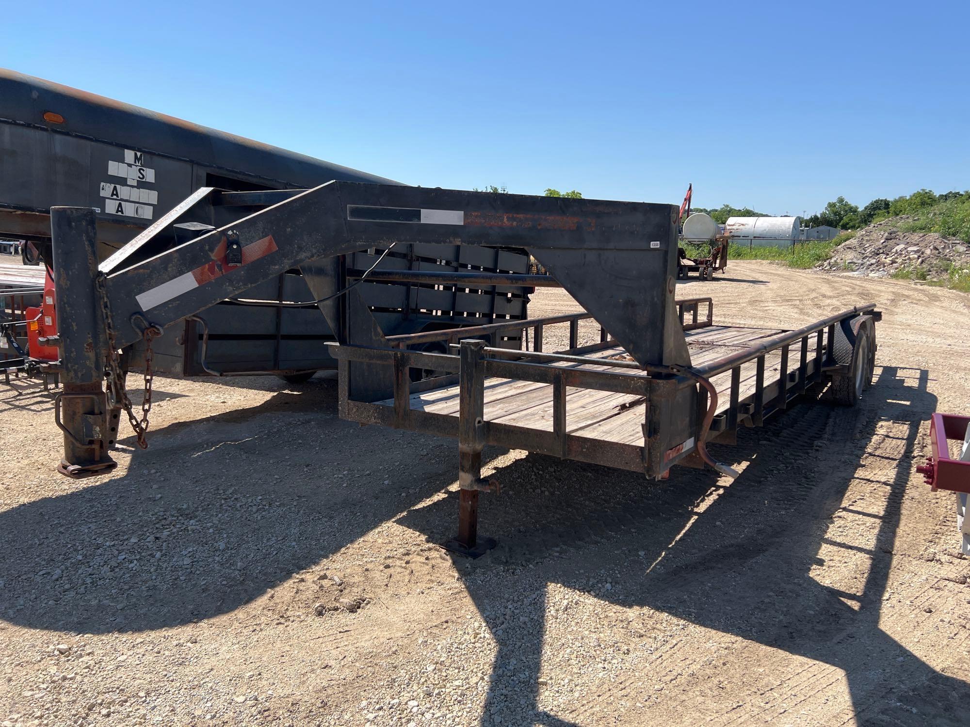 83"X25' Gooseneck Lowboy Trailer with Pipe Top Rail, Tandem Axle and No Ramps NO PAPERWORK