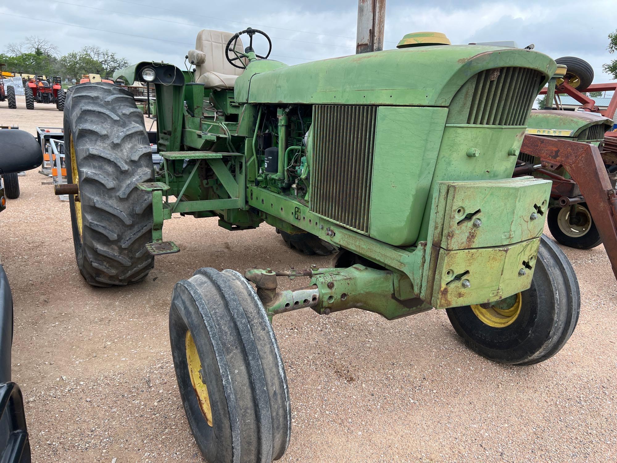 John Deere 4620 - Runs & Works as it Should. Local Farm Sell-Out