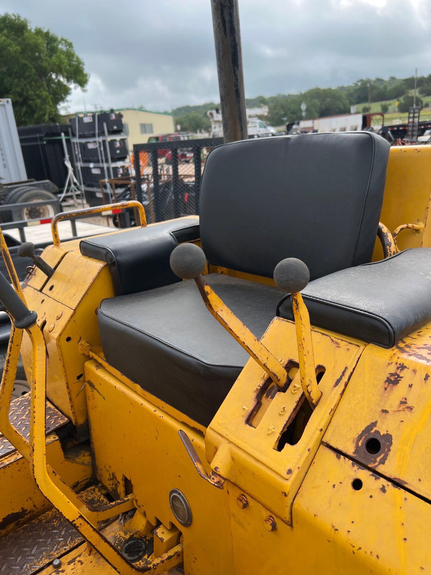 John Deere 450C Track Loader with 5 Shank Ripper Bar - NO SHANKS Runs and Works as it Should