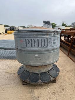 Pride of the Farm Pig Feeder