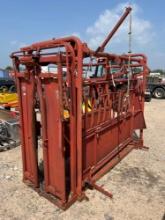 Farmaster Big Valley Squeeze Chute Self Catch Head Gate