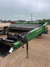 John Deere 936 Moco Seller States - Field Ready. New Knives 1000 PTO