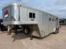 Feather Light 4 Horse Slant Trailer Dressing Room