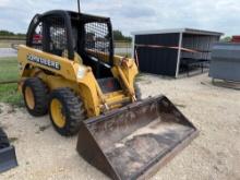 John Deere 240 Skid Steer Runs and Works