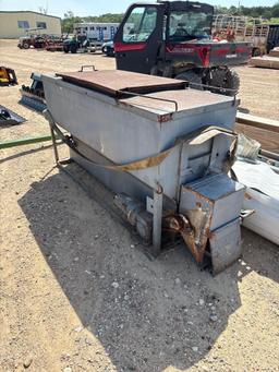 T&S Trip Hopper 750lb Feeder
