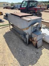 T&S Trip Hopper 750lb Feeder