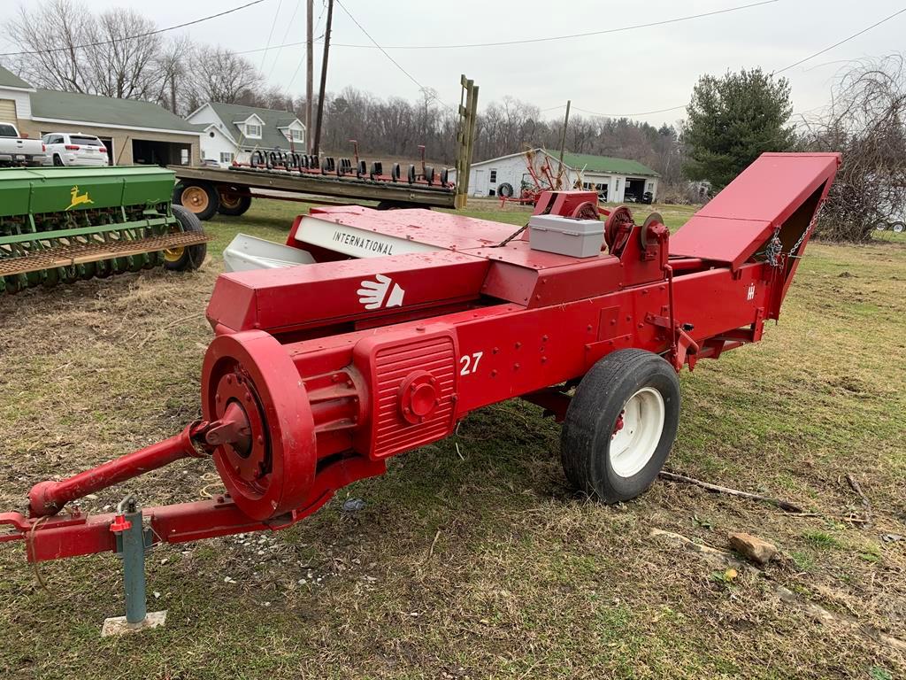 International 27 Square Baler