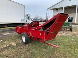 International 27 Square Baler