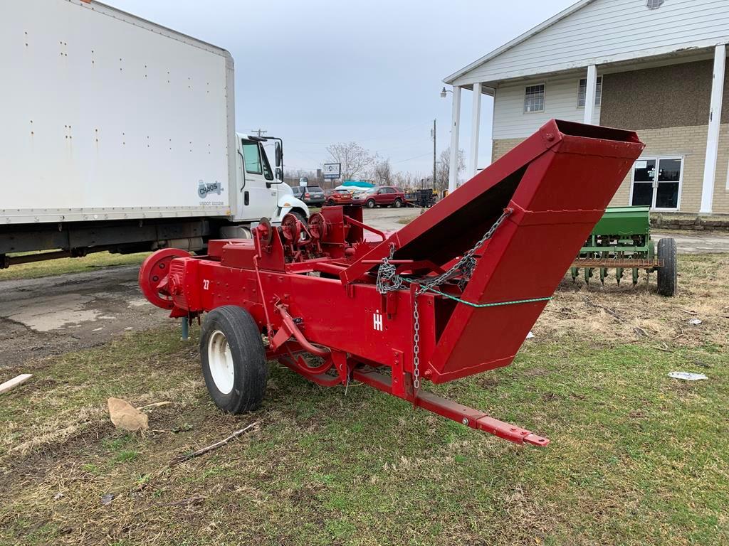 International 27 Square Baler