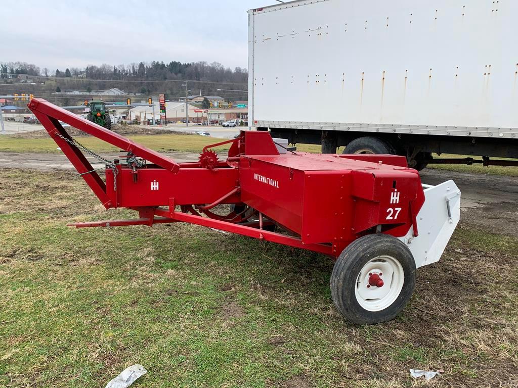 International 27 Square Baler