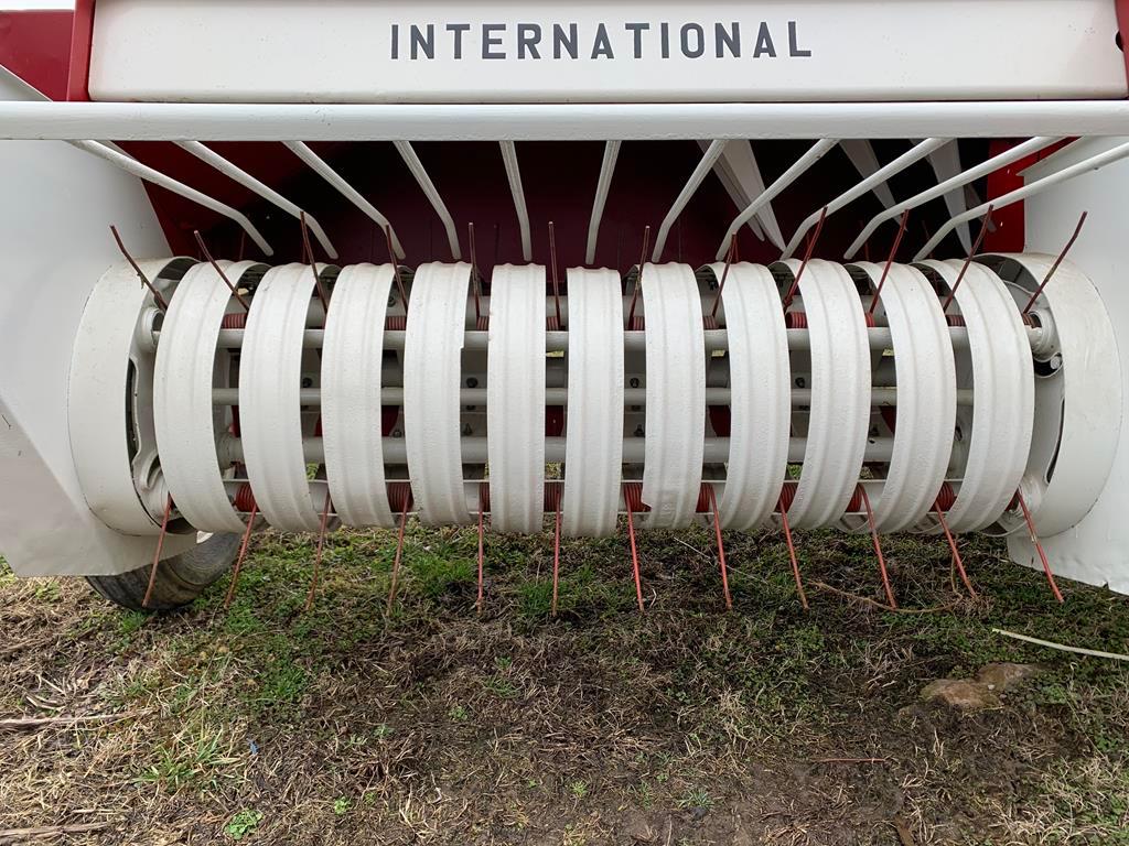 International 27 Square Baler