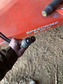 KUHN SR108 Hydraulic Wheel Rake with Kicker Wheel