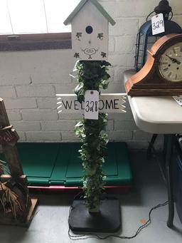 Decorative bird house