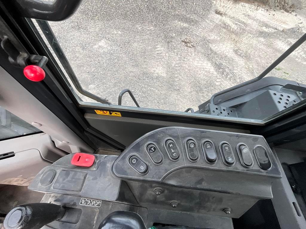 2022 Komatsu WA480