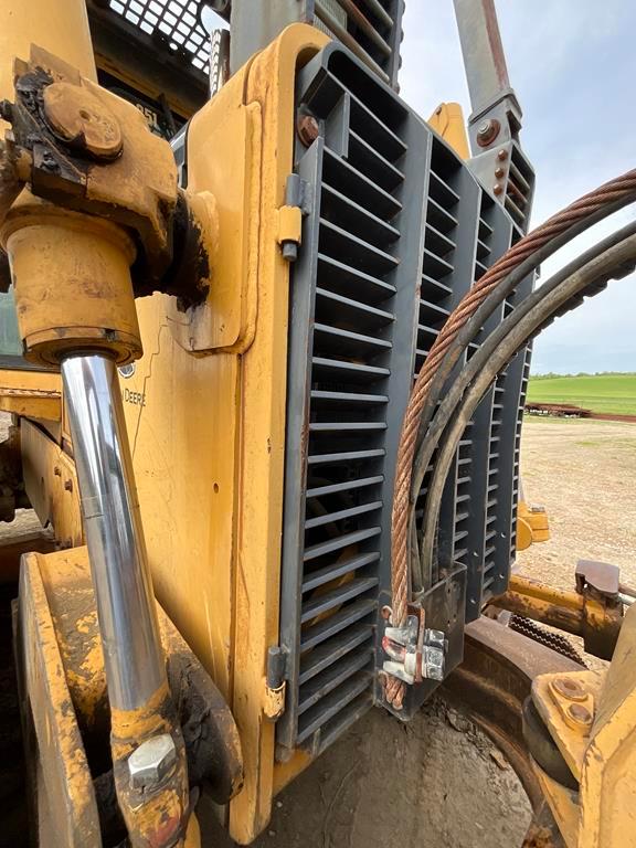2002 John Deere 850C with Winch