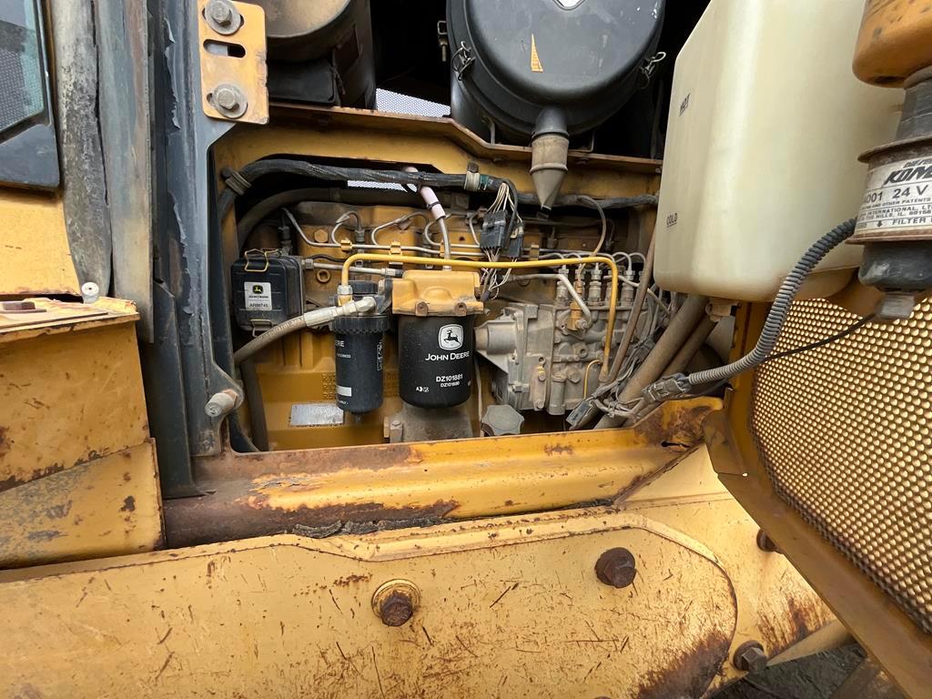 2002 John Deere 850C with Winch