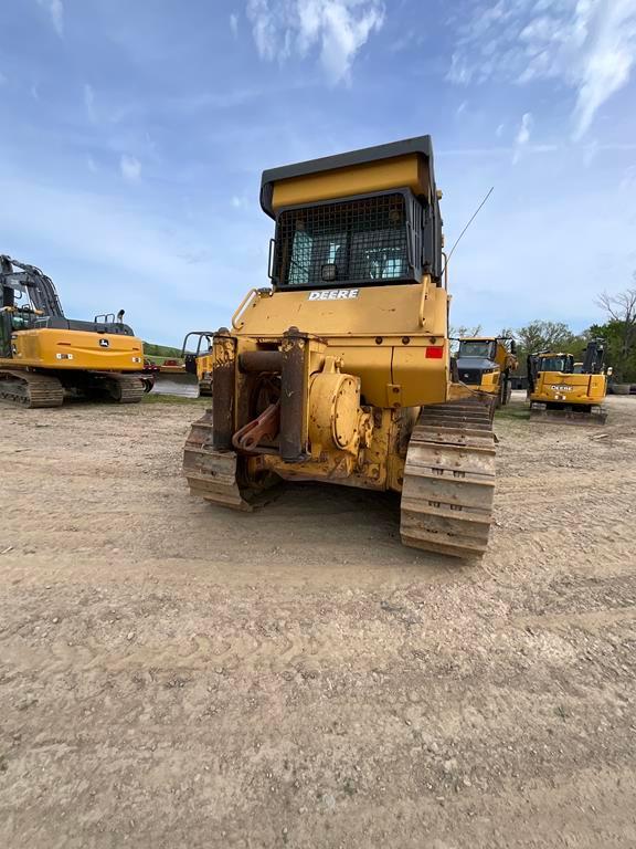 2002 John Deere 850C with Winch