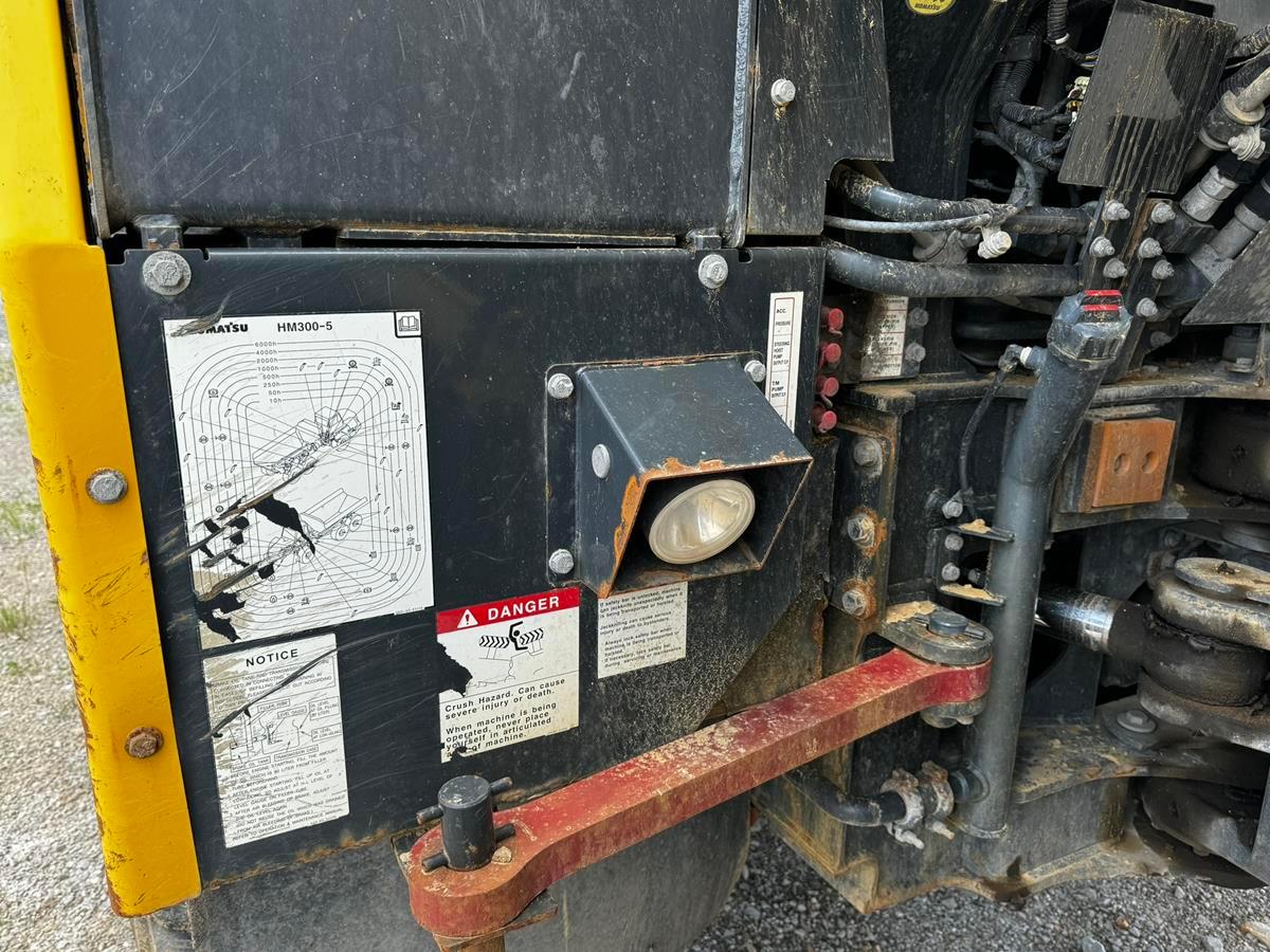 2019 Komatsu HM300