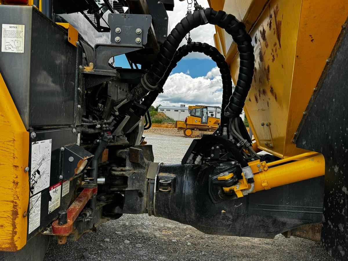 2019 Komatsu HM300