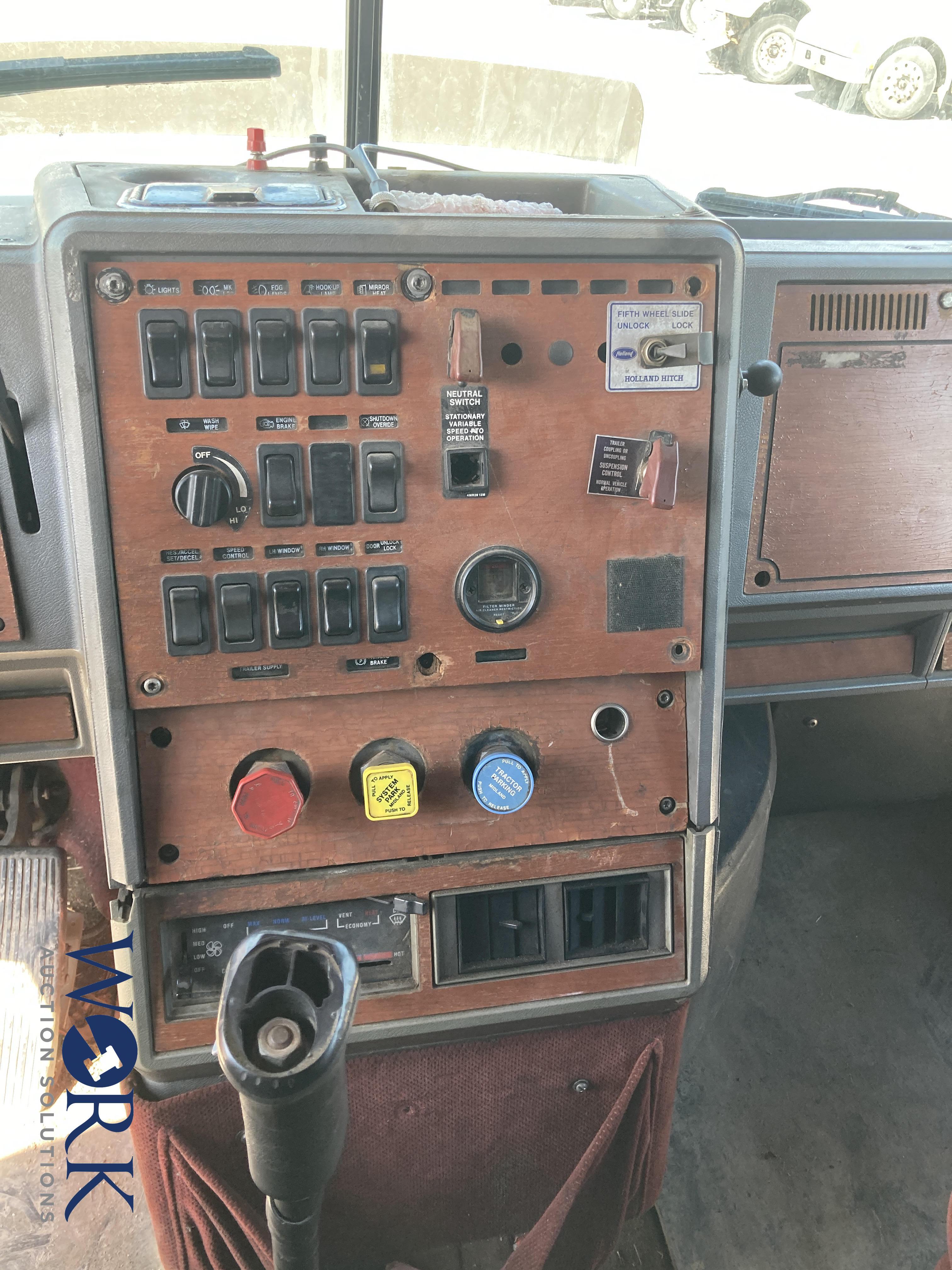 1991 Mack CH613