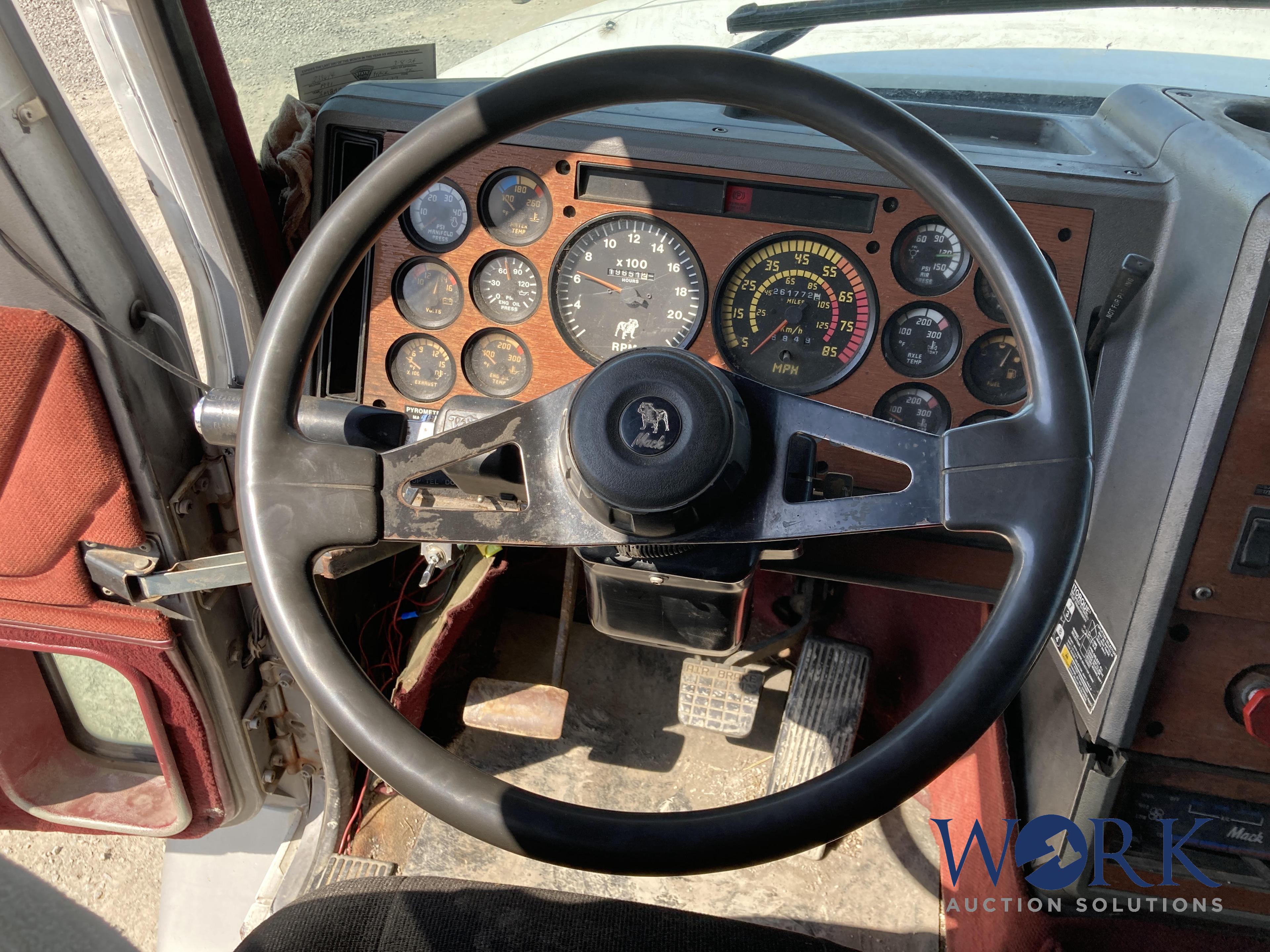 1991 Mack CH613