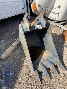 18" Kubota Bucket
