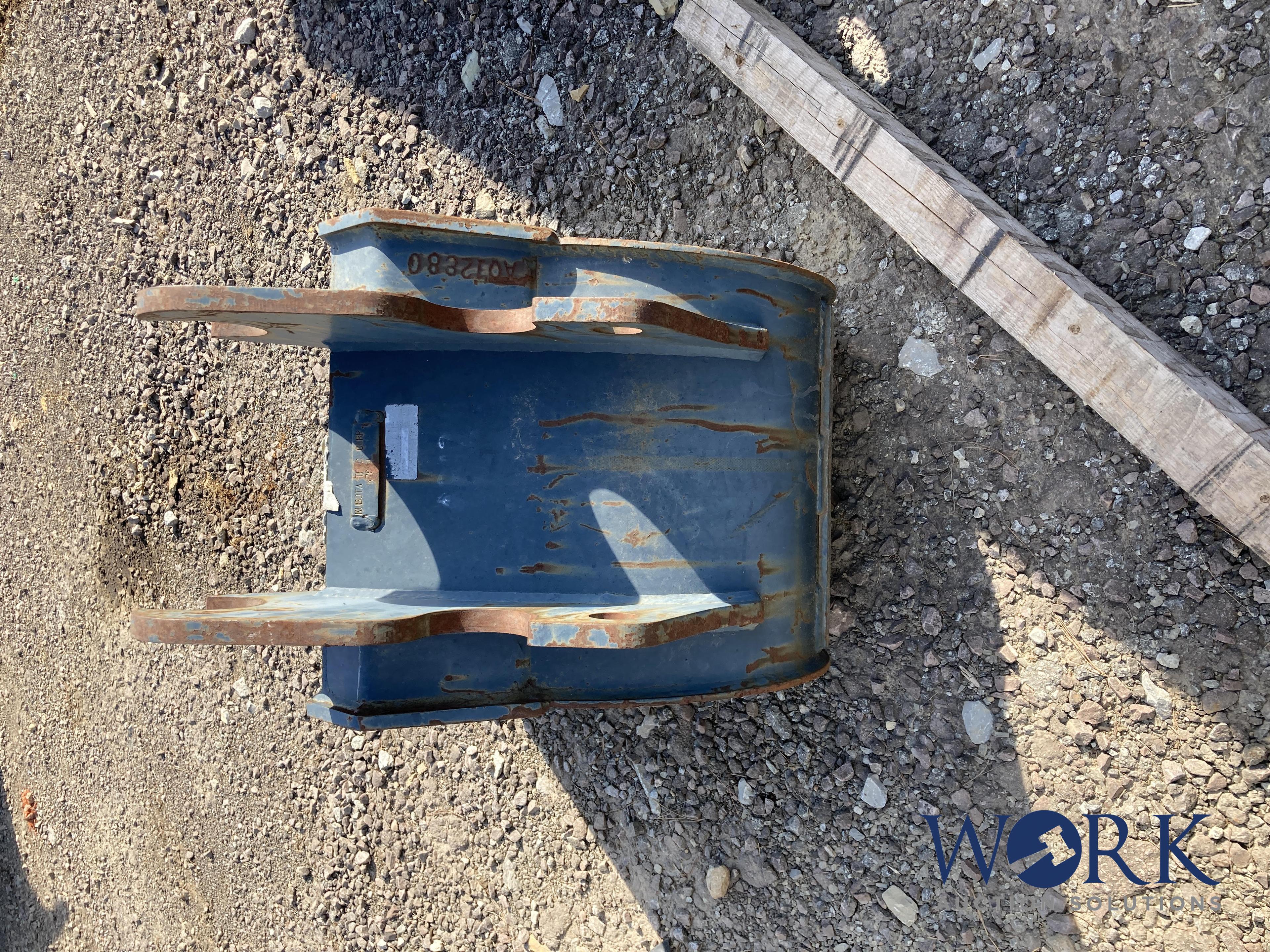18" Kubota Bucket