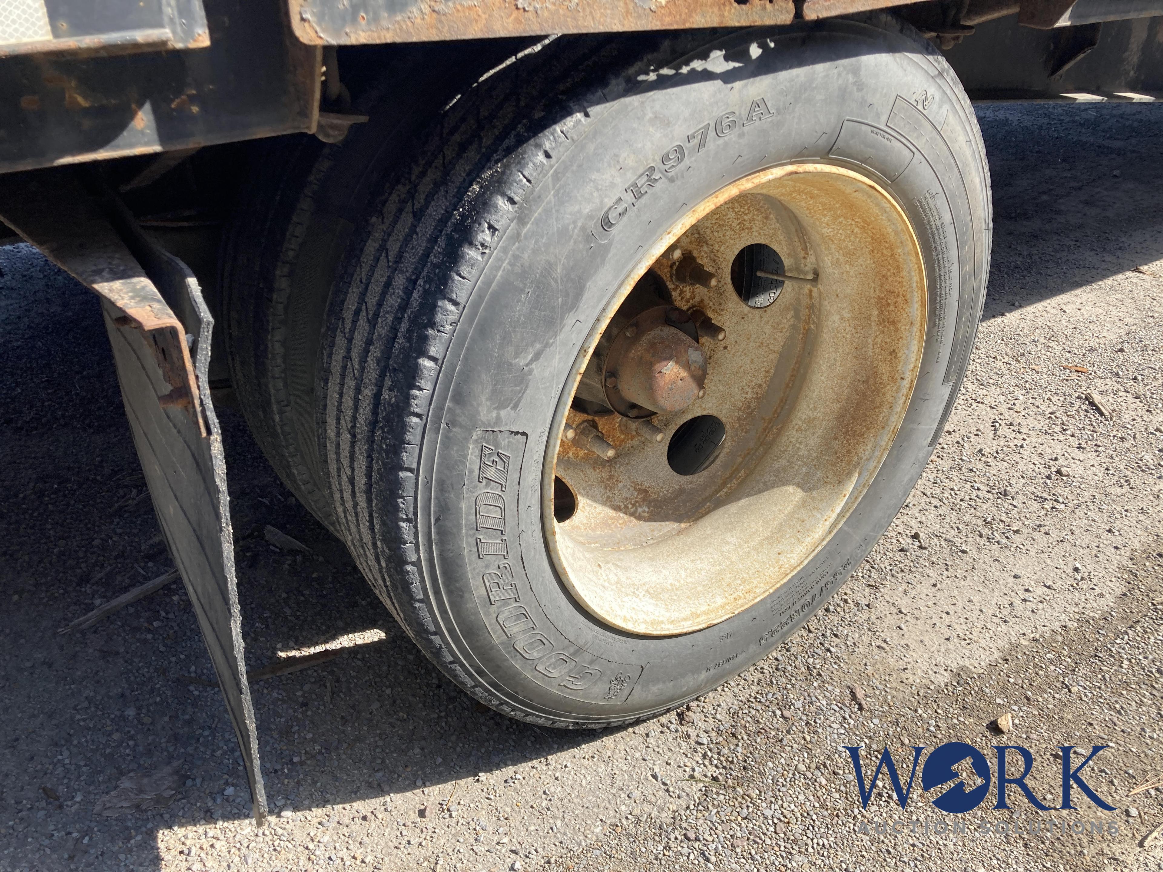 2007 Fontaine Step Deck Trailer
