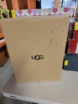 UGGS Bailey Button