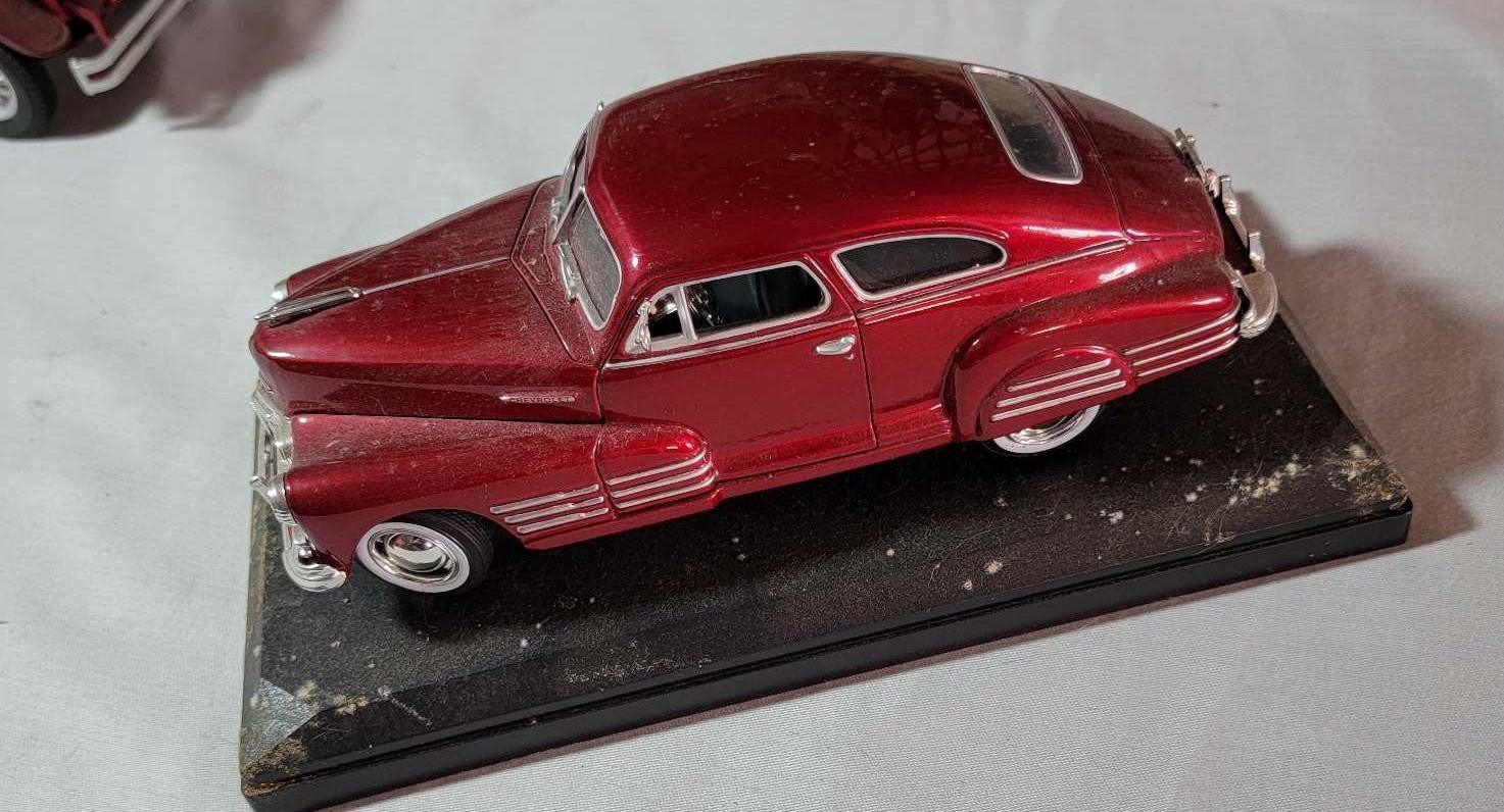 12 MODEL DISPLAY CARS
