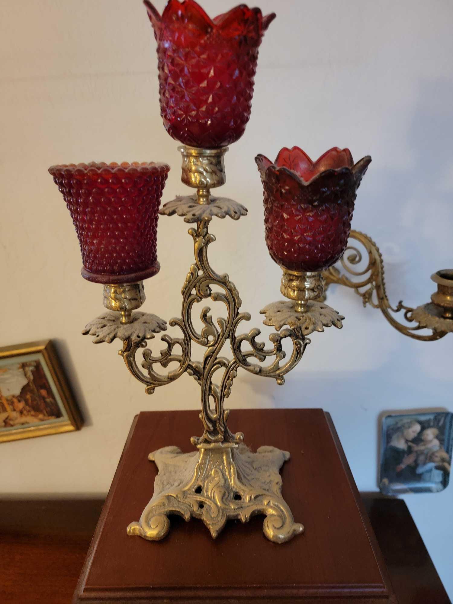 WALL DECORATIONS AND KNICK- KNACKS