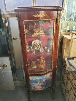 DISPLAY CABINET WITH CONTENTS