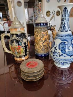 GROUP OF COLLECTABLES