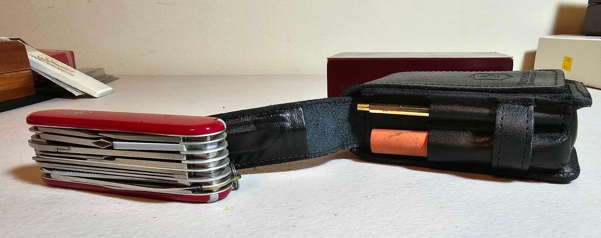 VICTORINOX ORIGINAL SWISS ARMY KNIFE