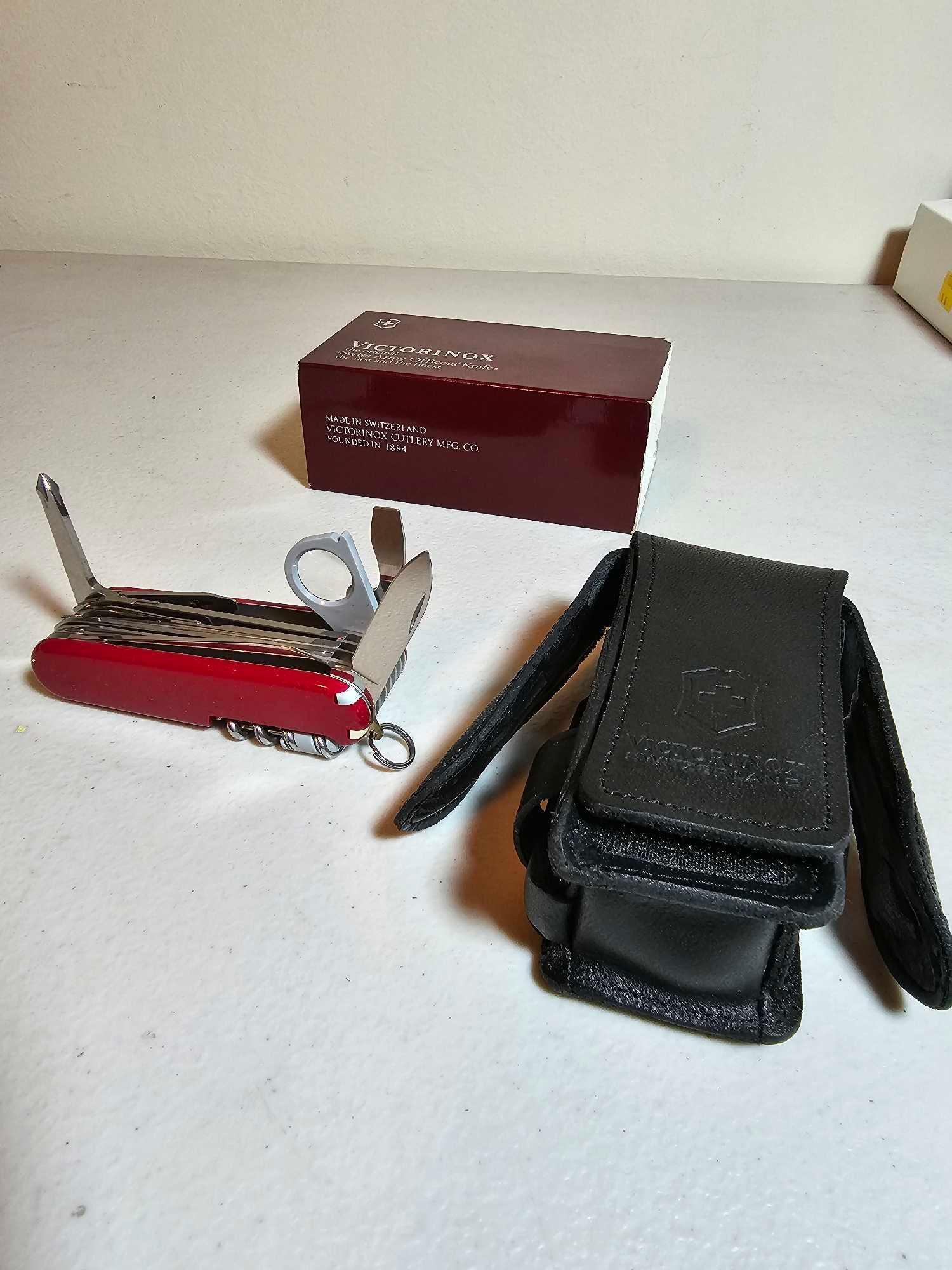 VICTORINOX ORIGINAL SWISS ARMY KNIFE