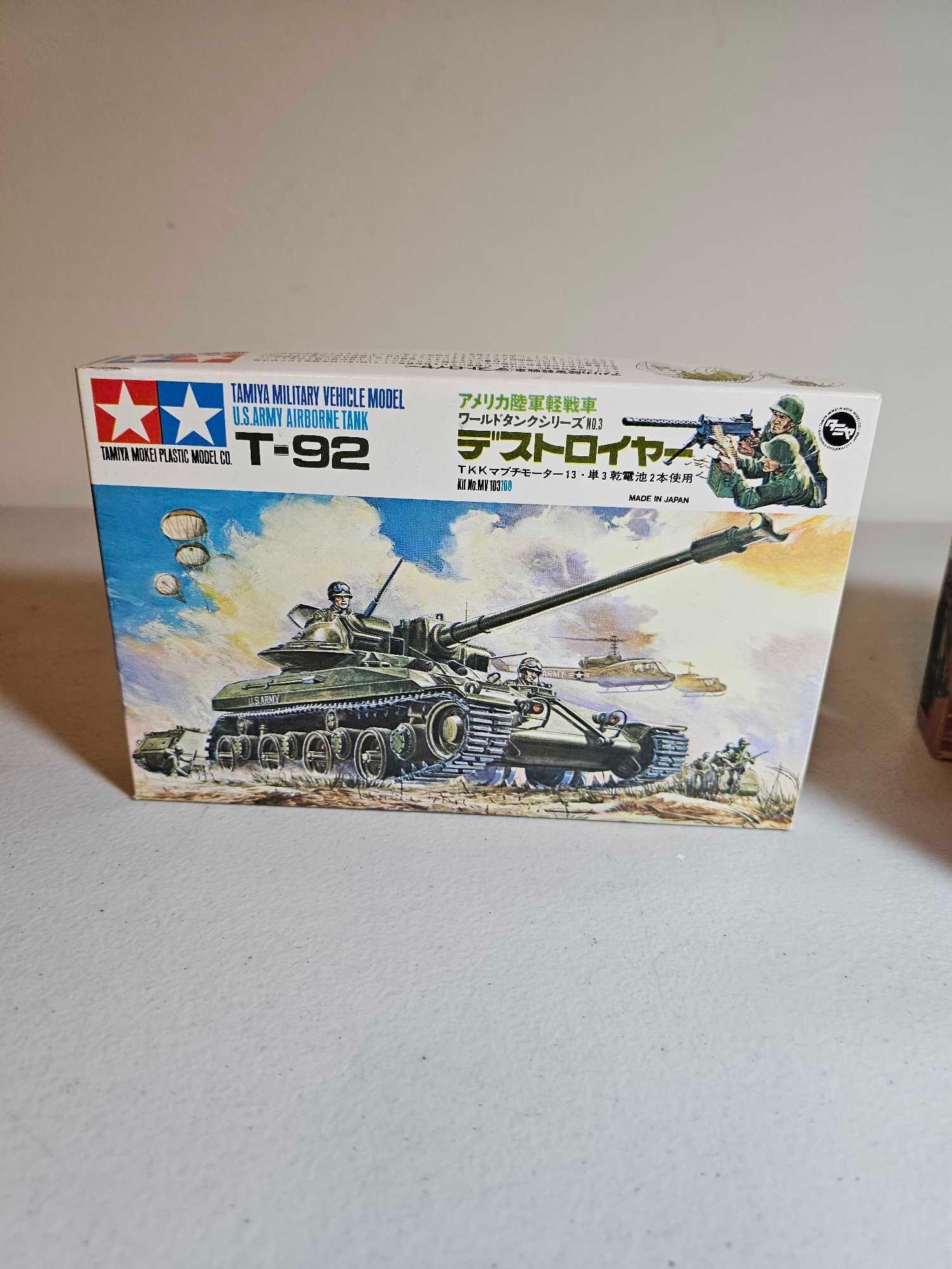 3 TAMIYA US ARMY MODEL TANKS