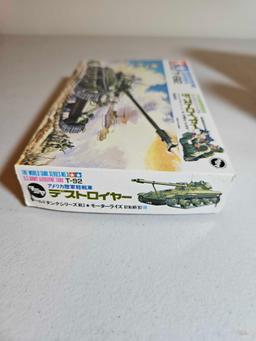 3 TAMIYA US ARMY MODEL TANKS