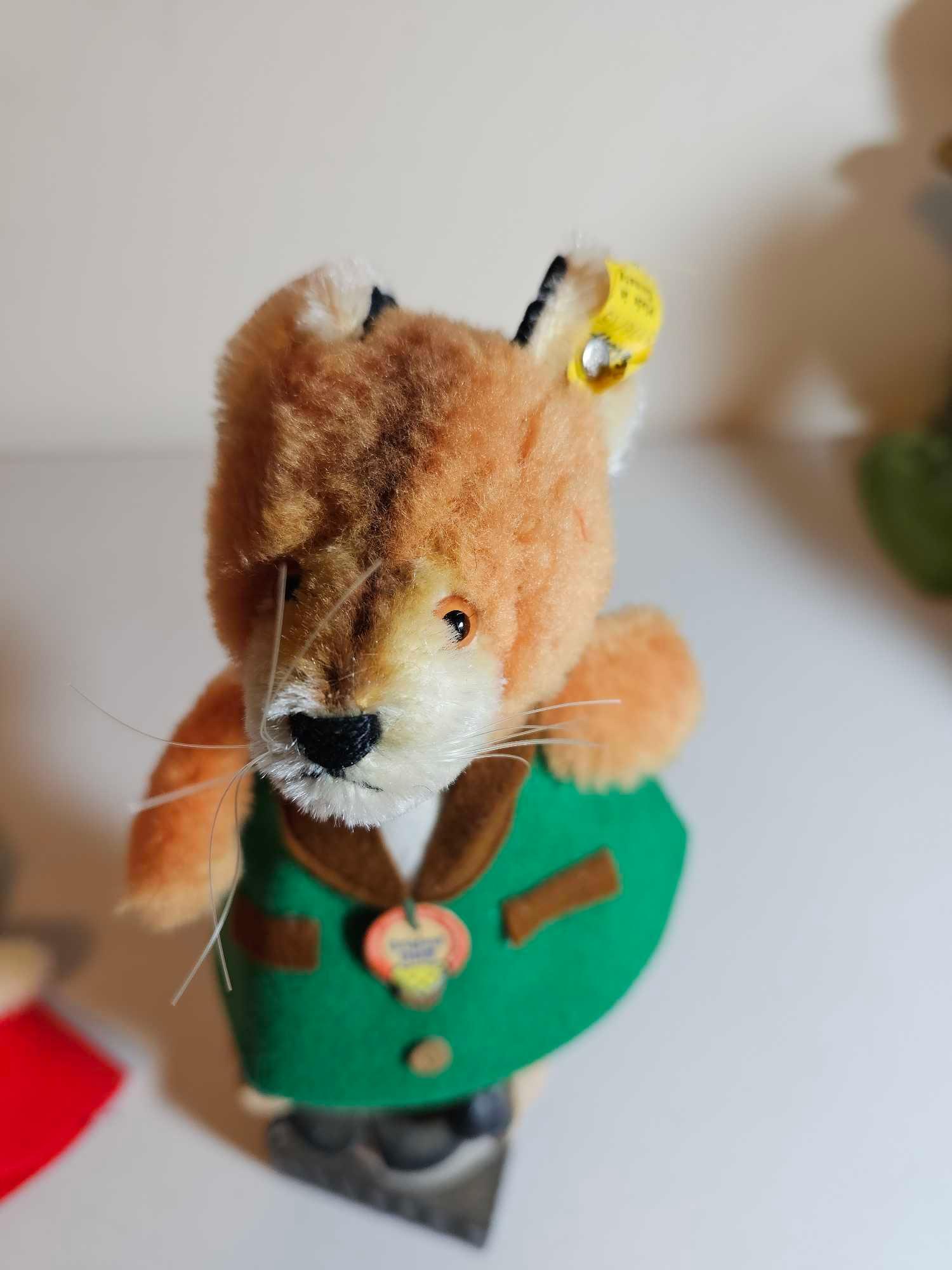 2 ORIGINAL STEIFF TOPPERS