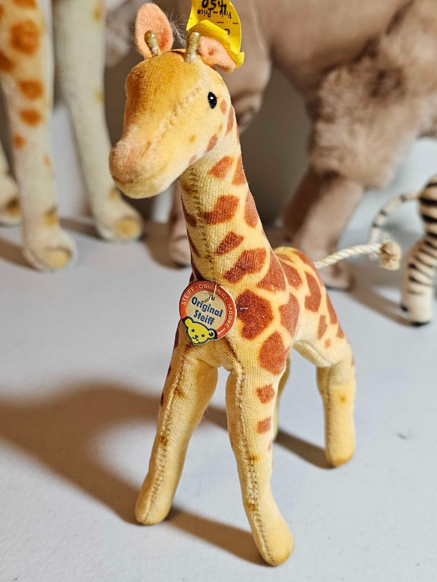 6 STEIFF WILD PLAINS ANIMALS