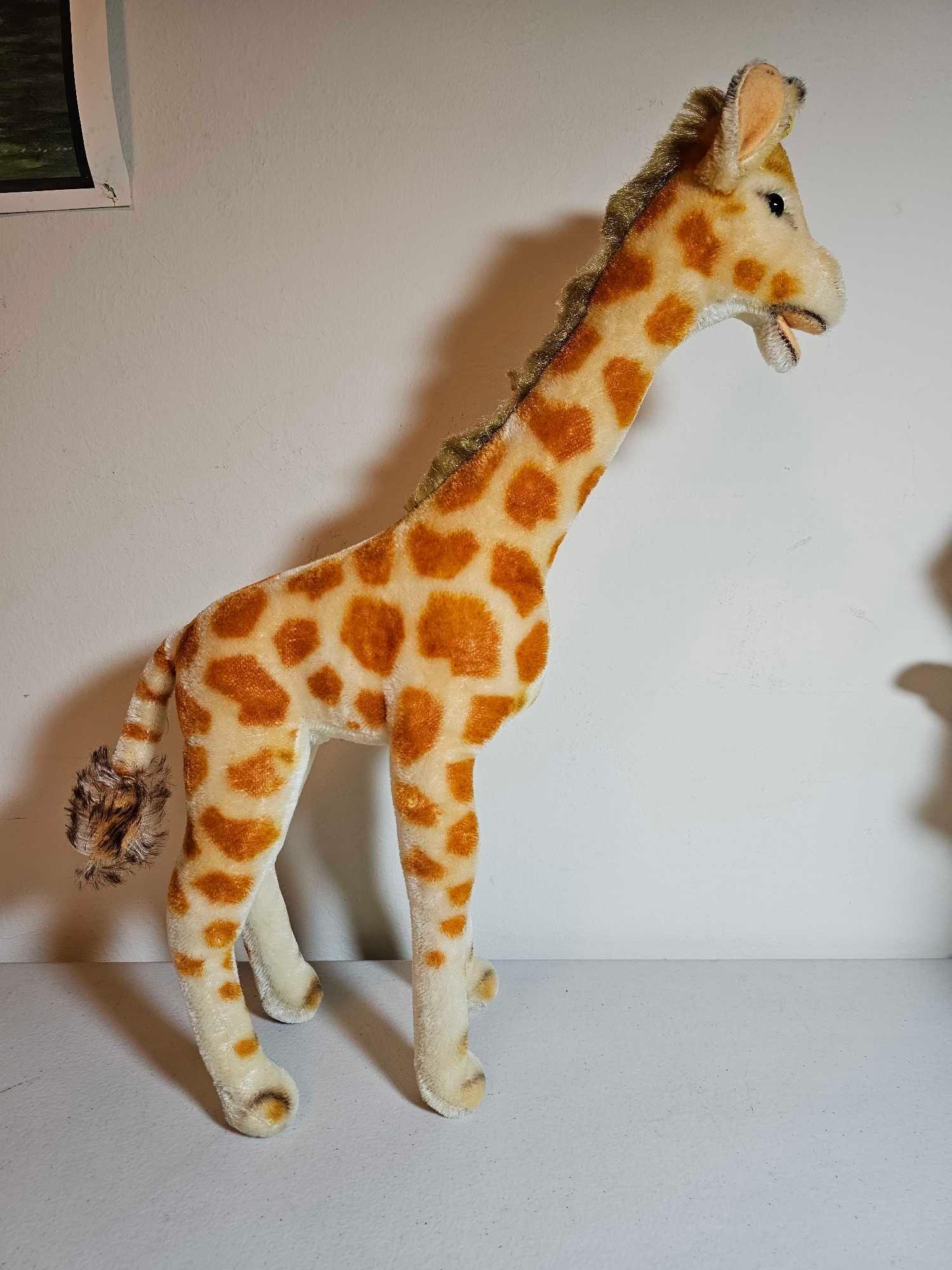 6 STEIFF WILD PLAINS ANIMALS