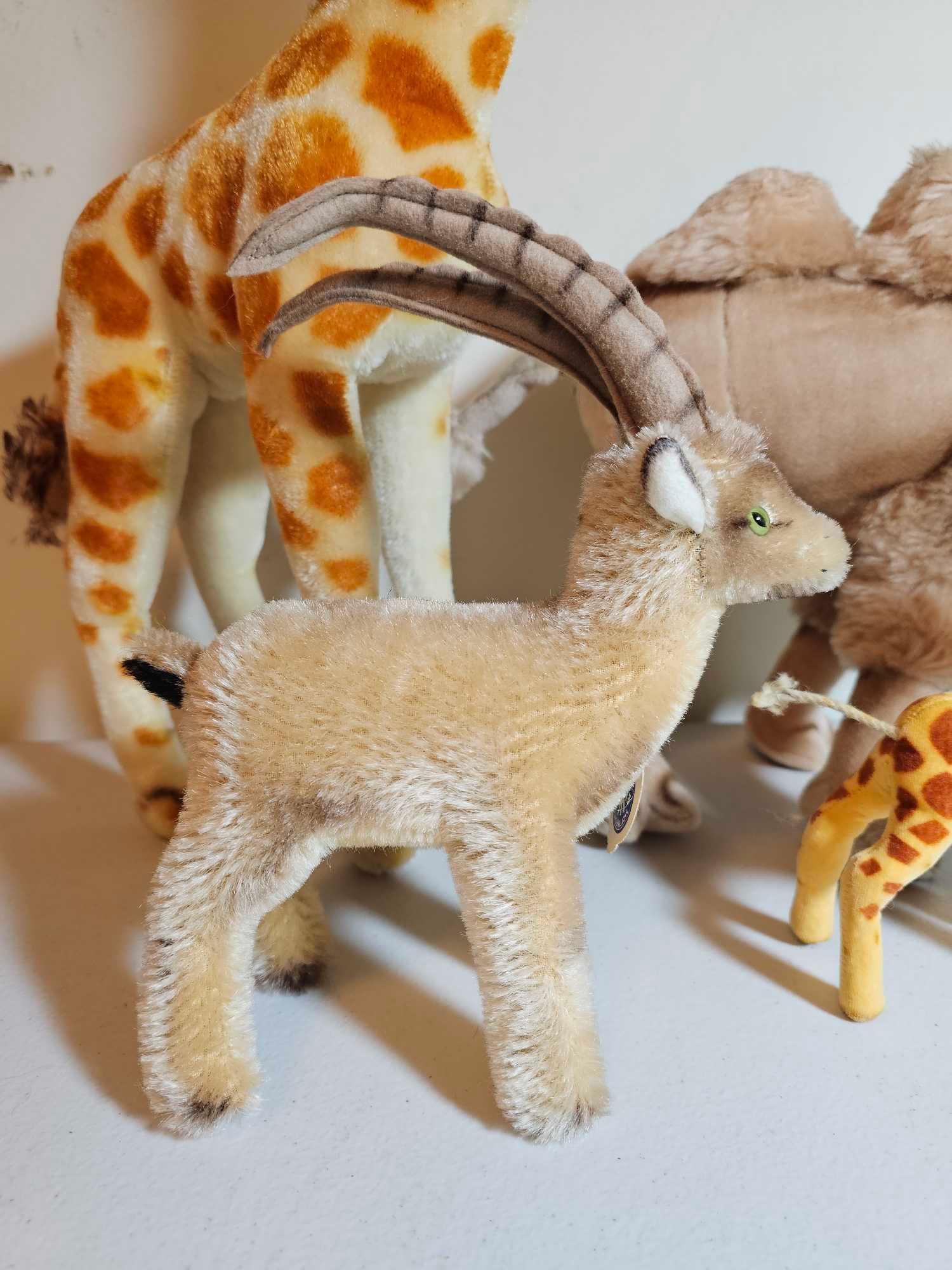 6 STEIFF WILD PLAINS ANIMALS