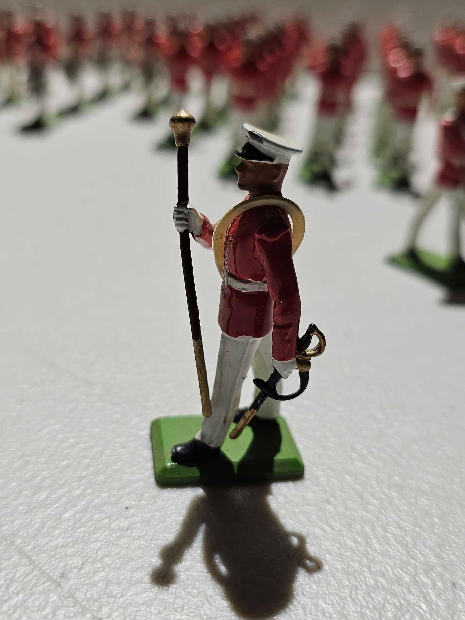 BRITIANS METAL USMC DRUM AND BUGLE CORP SOLDIERS