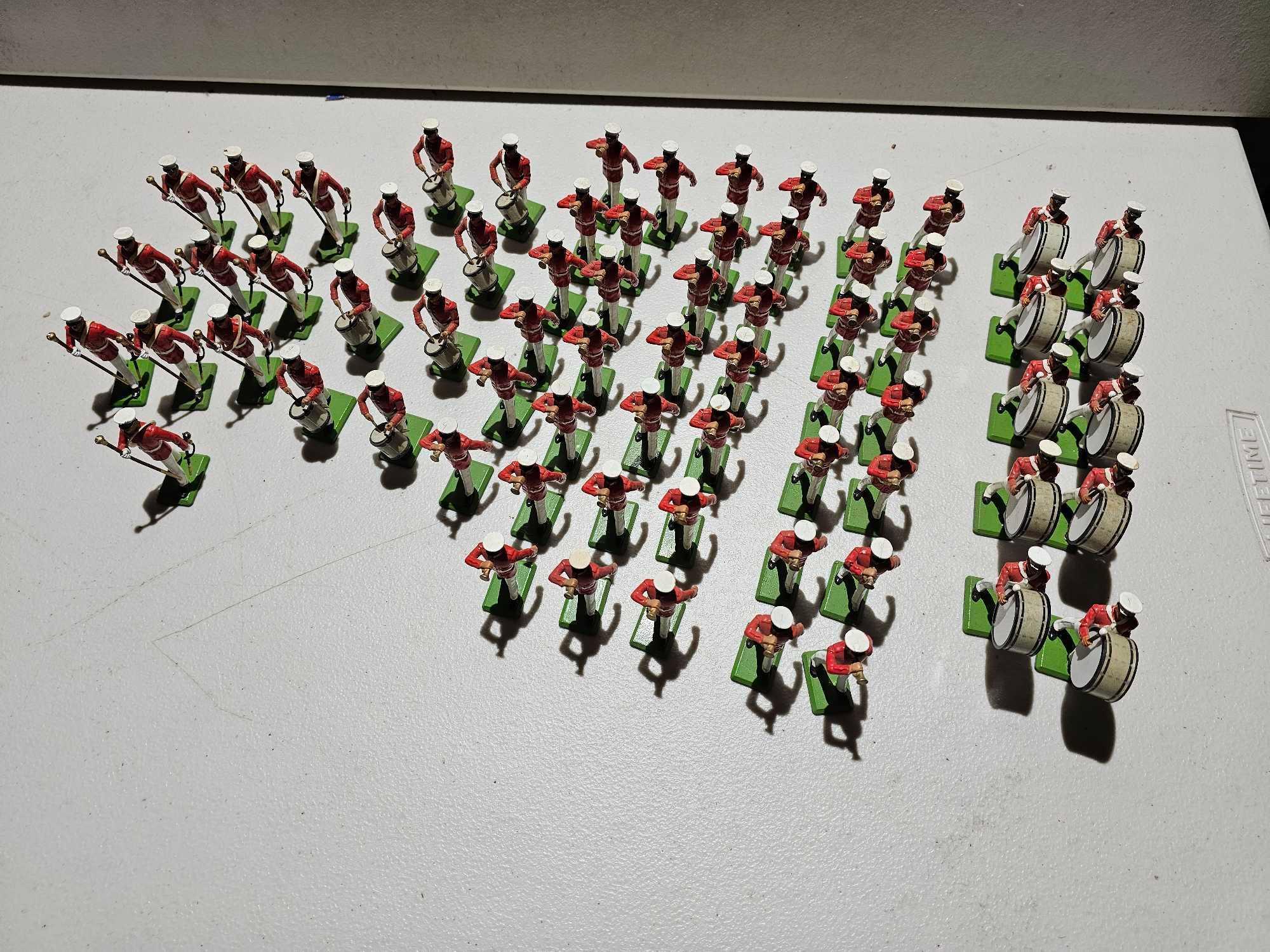 BRITIANS METAL USMC DRUM AND BUGLE CORP SOLDIERS