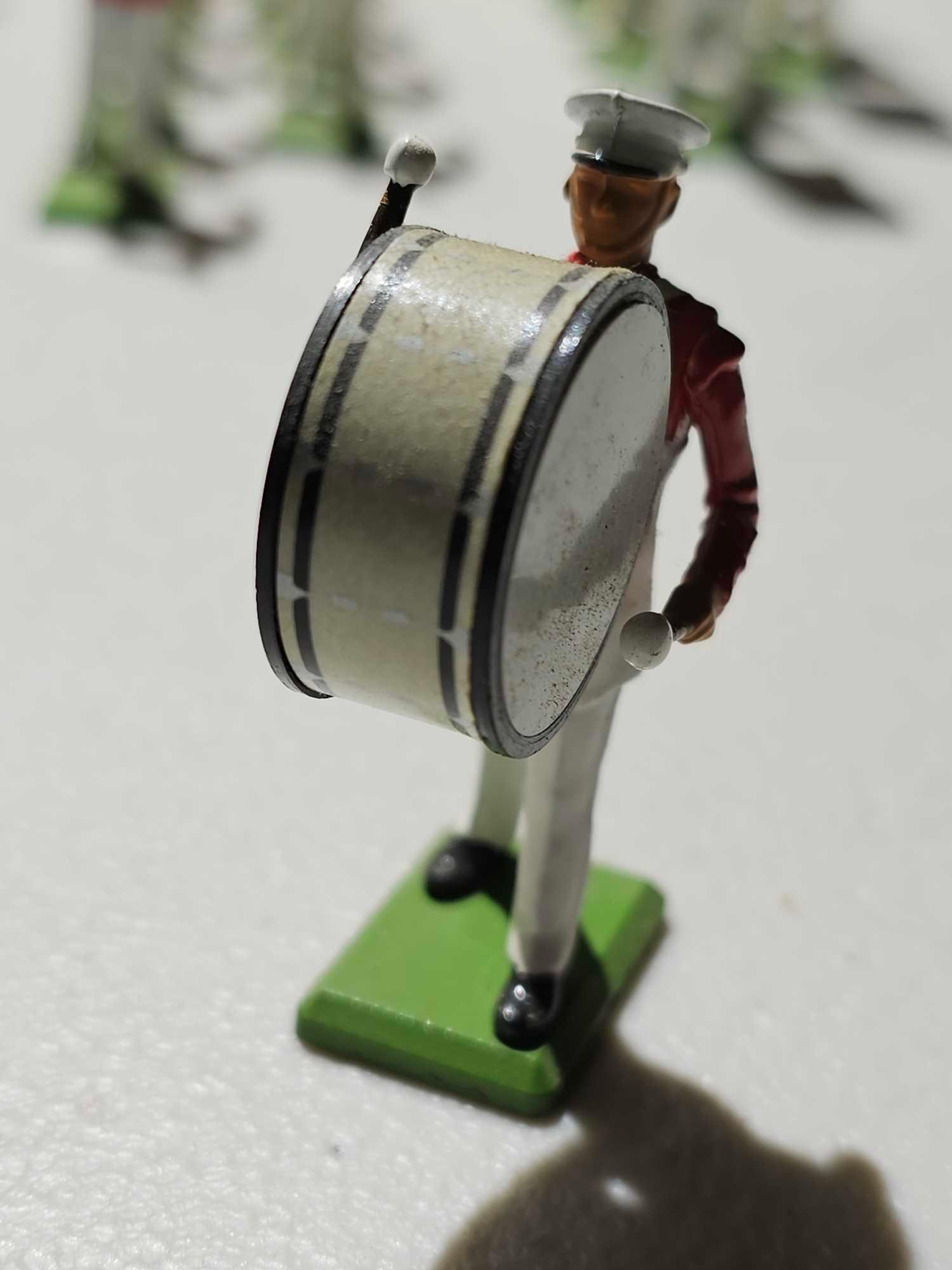 BRITIANS METAL USMC DRUM AND BUGLE CORP SOLDIERS