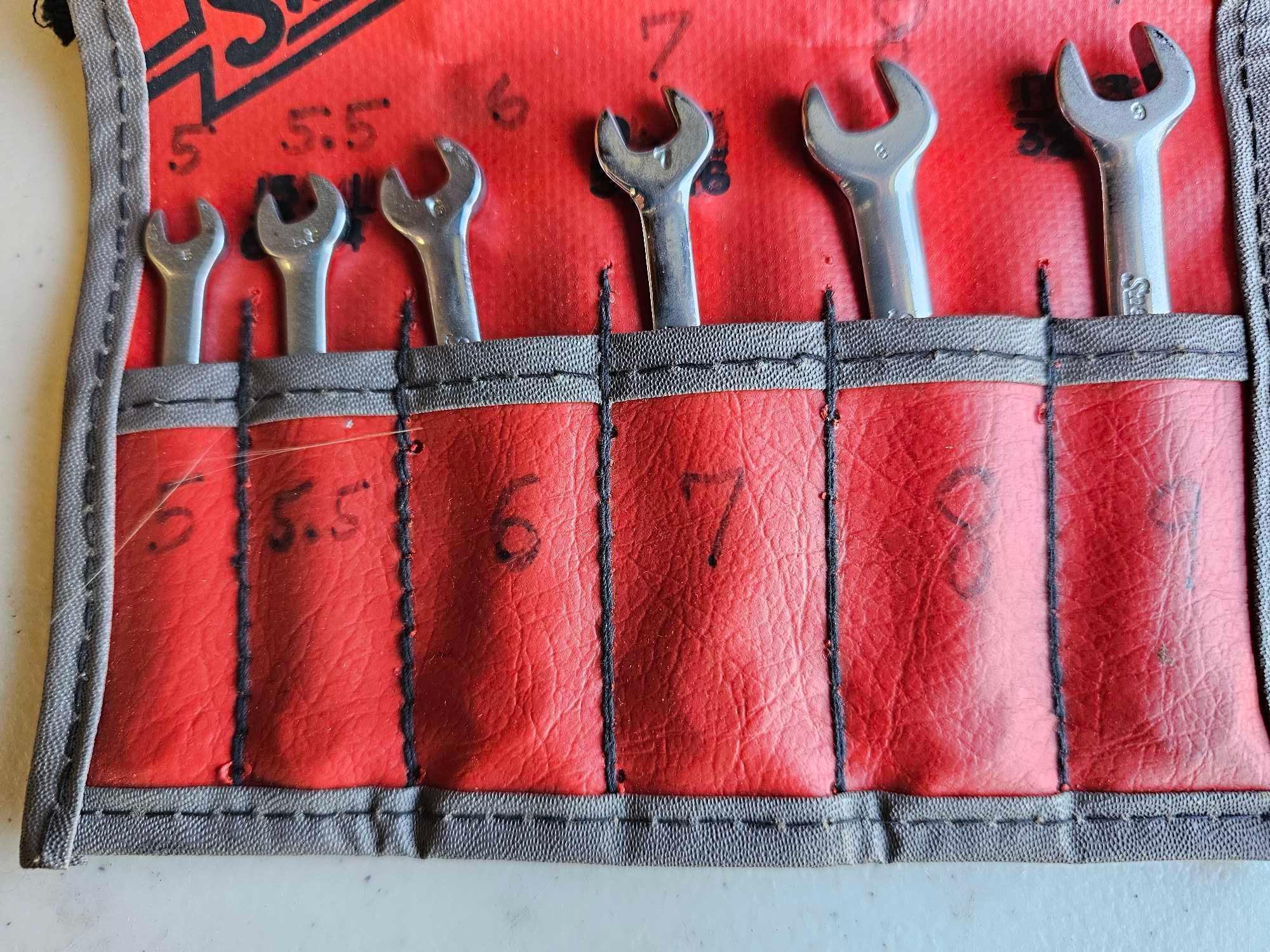 SNAP ON CRESCENT SETS