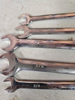 MIXED LOT OF WRENCHES