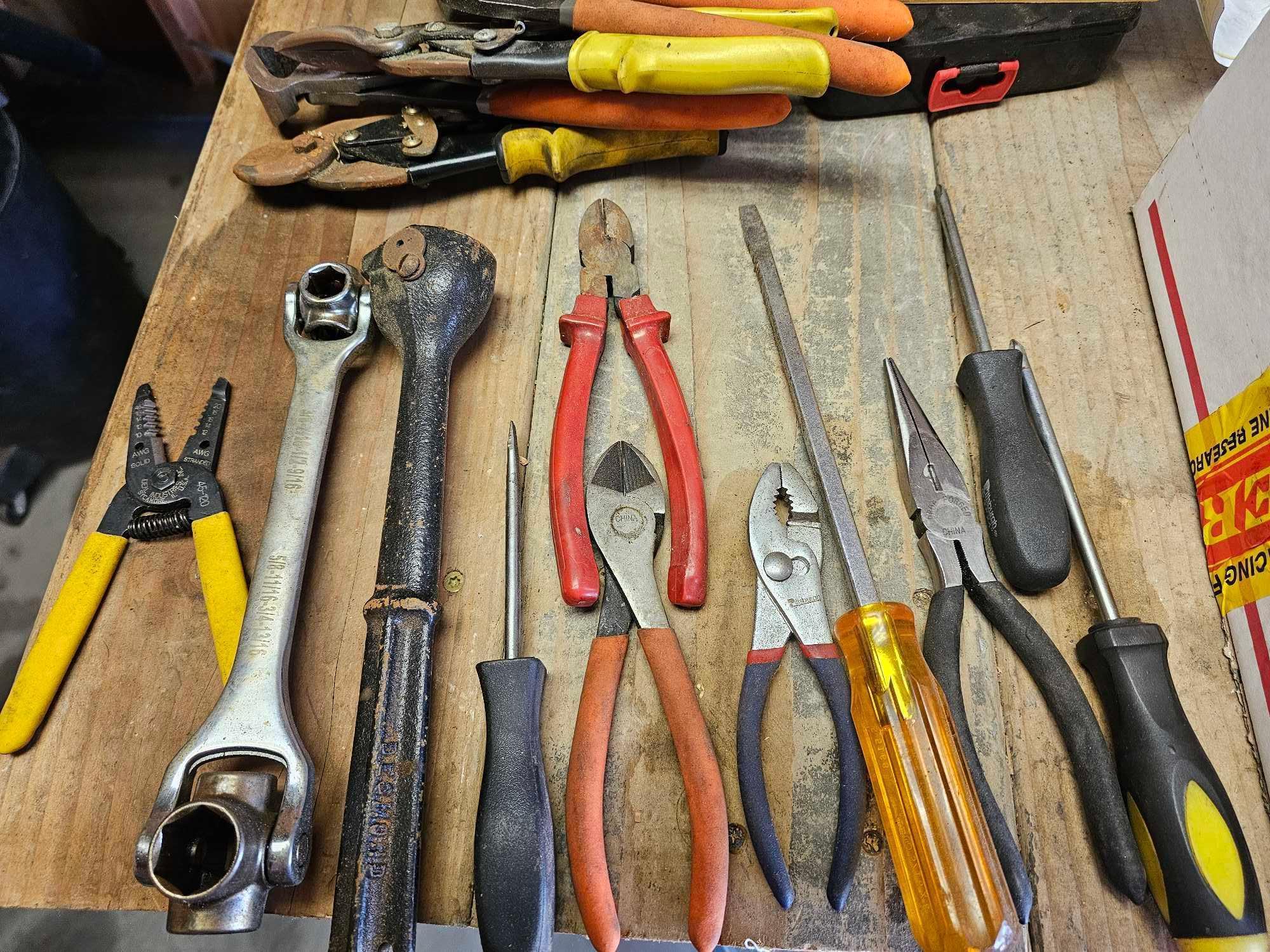 MIXED LOT OF HAND TOOL